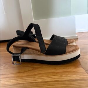 Toms Women’s Diana Sandals in Black